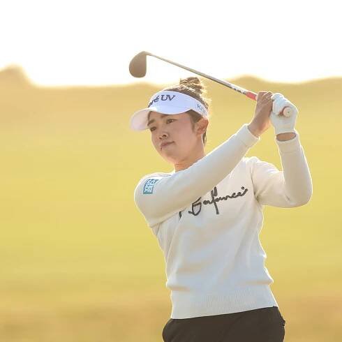 Miyu Yamashita clings to Women’s Open lead despite wobbly round