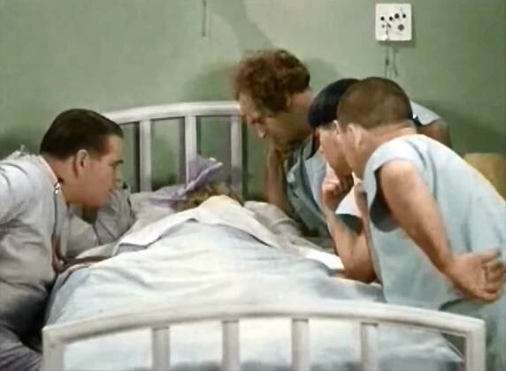 Bud Jamison "consulting" with Dr. Howard, Dr. Fine, Dr. Howard in "Men in Black"