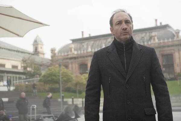 Protiúder - Epizoda 7 - Z filmu - Michael McElhatton