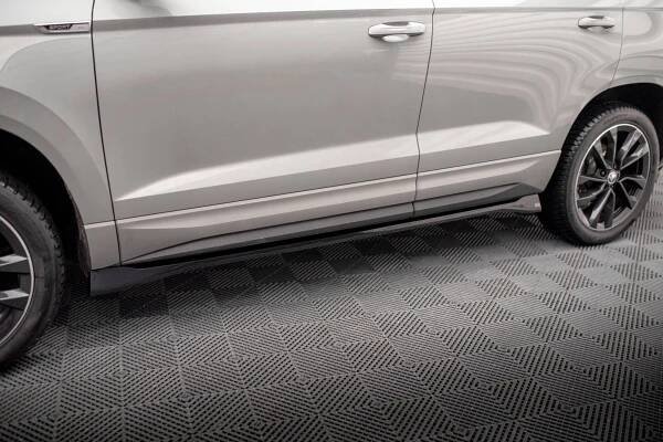 Prahové lišty Škoda Karoq Sportline Mk1 Facelift carbon look | TuningStyle.cz