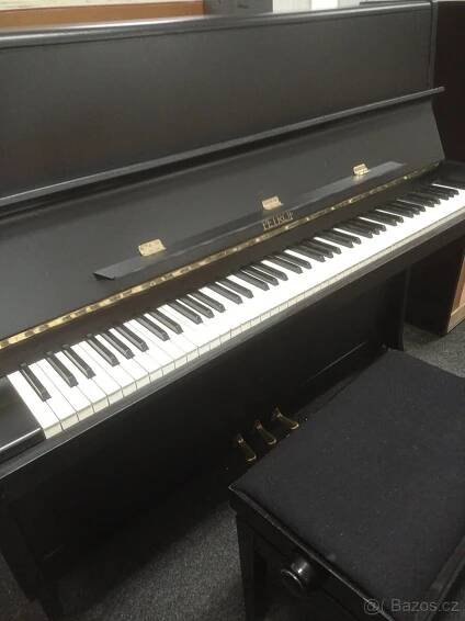 Piano, pianino, klavír Petrof