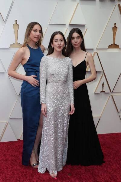 Red Carpet - Este Haim, Alana Haim, Danielle Haim - Oscar 2022 - Z akcí