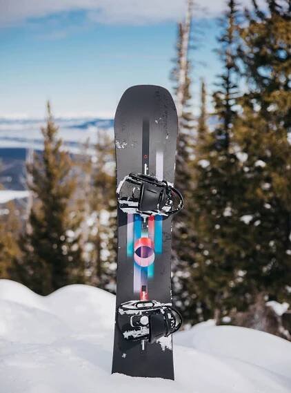 SNOWBOARD BURTON Feelgood Flying V WMS - černá | BoardStar.cz
