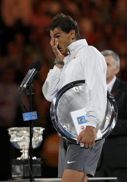 Zraněný Nadal končil v slzách: Omlouvám se, dnes to opravdu nešlo