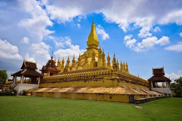 Chrám Pha That Luang ve městě Vientiane v Laosu | kamui29/123RF.com