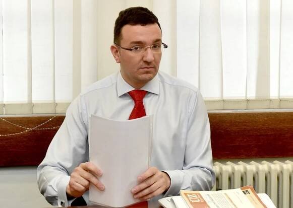Bývalý hejtman Šulc vyvázl v kauze zlatých padáků u eurodotací s podmínkou