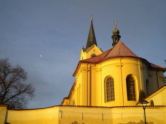 Kostel sv. Václava - Mníšek pod Brdy - Sakrální architektura - Monumentální - kostely, kláštery - Středočeský kraj - Mníšek