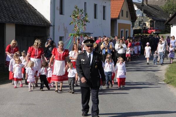 Oslavy 660. let - Oficiální stránky obce Lažiště