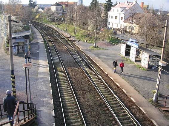 Soubor:Praha-Strašnice, železniční zastávka.jpg – Wikipedie