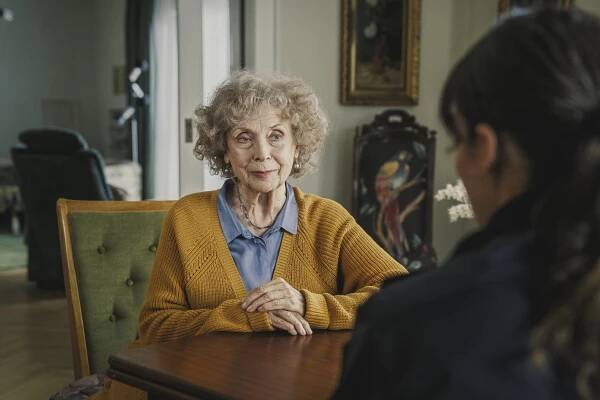 Volejte policii 110 - Frau Schrödingers Katze - Z filmu - Ilse Neubauer