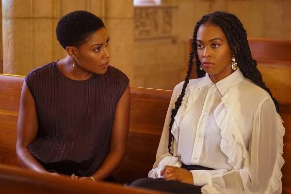 Black Lightning - Kniha odboje: 1. kapitola: Klepání na nebeskou bránu - Z filmu - Christine Adams, Nafessa Williams