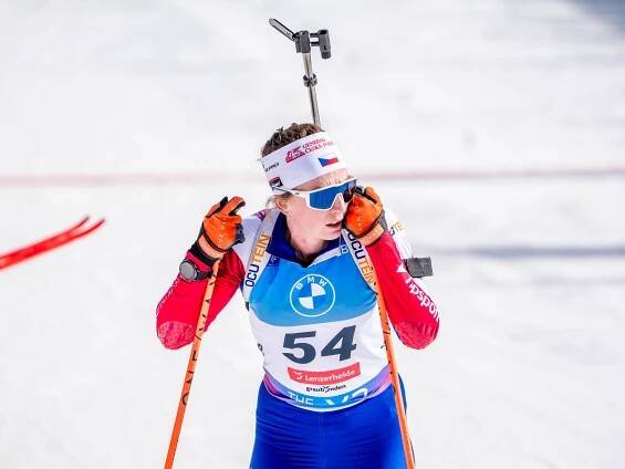 Jislová si ve stíhačce polepšila o osmnáct míst, zlato bere Němka Preussová