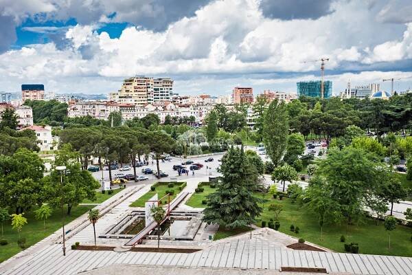 Tirana: průvodce