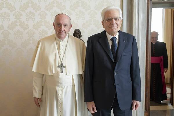 Soubor:Il Presidente della Repubblica Sergio Mattarella incontra Papa Francesco 2021 9.jpg