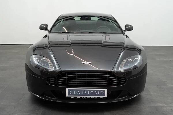 Aston Martin V8 Vantage S