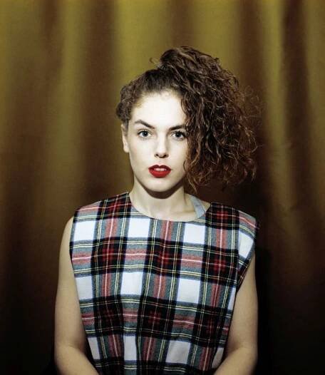Julie Šurková připravuje absolventské představení Láska, sex a trápení. - Tojesenzace.cz