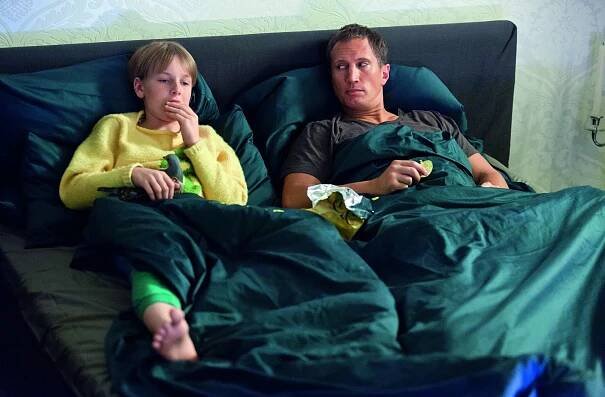 Der fast perfekte Mann - Z filmu - Louis Hofmann, Benno Fürmann