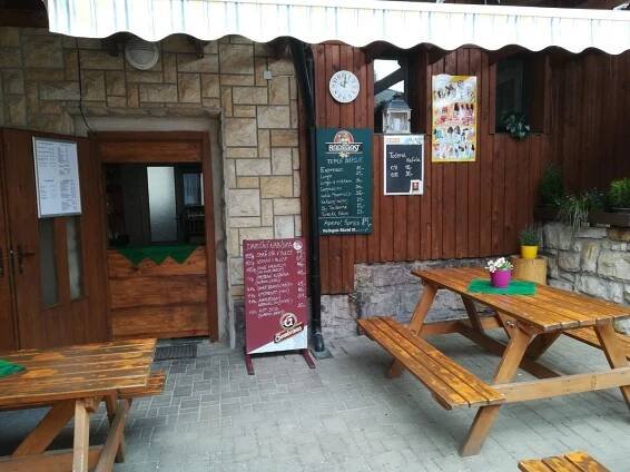 Restaurace „Obecní dům" na náměstí - Oficiální stránka městyse Machov