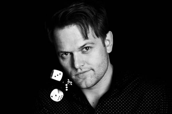 Tom Wright Magician | Close Up & Stage Magic | Yorkshire 