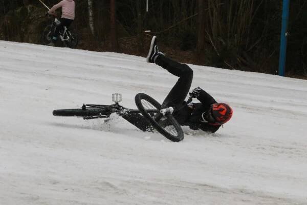 OBRAZEM: Fourcross snow slalom ovládl sjezdovku