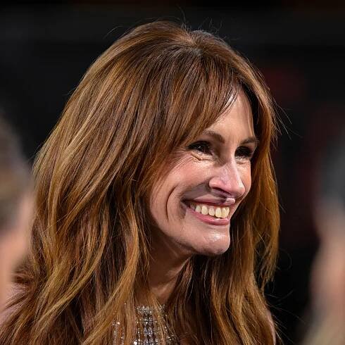 Julia Roberts Has a Cinderella Moment in the Sparkliest Shoes We’ve Ever Seen