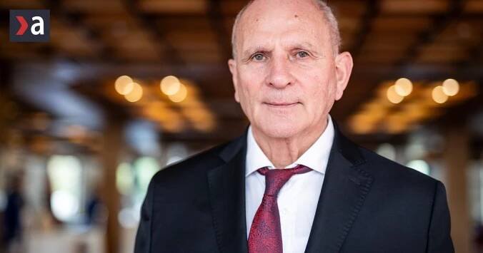 František Mikloško: Kolega z KDH zabudol, že už nie je riaditeľ školy a ja nie som jeho žiačik, aby ma poučoval