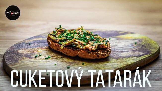 Připravte si v teplých dnech cuketový tatarák. Je zdravý, rychlý, chutný a osvěžující.