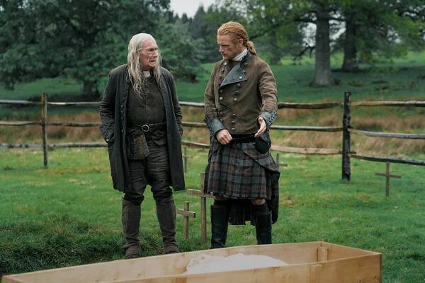 Hugh Ross, Sam Heughan - Cizinka - Nebuď pyšná, smrti - Z filmu