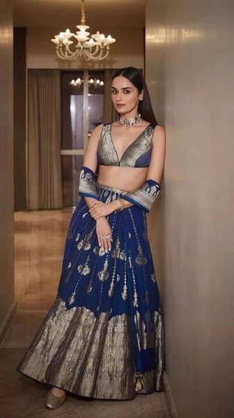 Manushi Chhillar showcases a stunning ethnic collection full of opulence