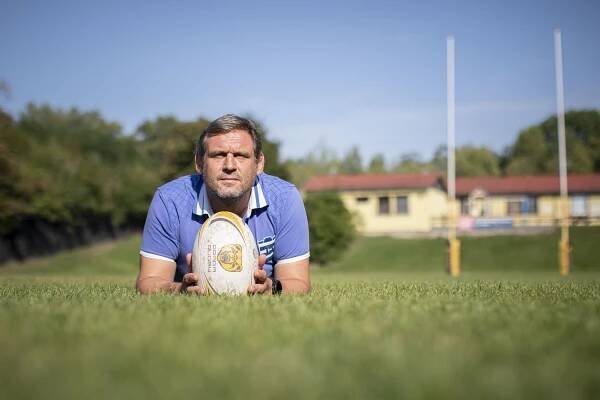 Ve Francii právě začíná zápasem domácích proti Novému Zélandu mistrovství světa v ragby. „Obři, střízlíci, hubeňouři,...