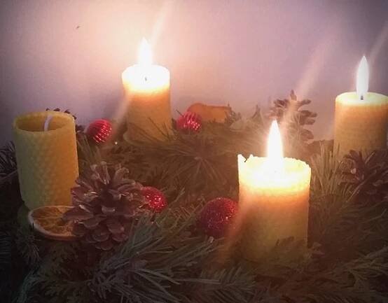 Svíčky na adventní věnec, Pleva
