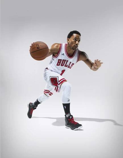 Derrick Rose reigning king of the court Wallpaper
