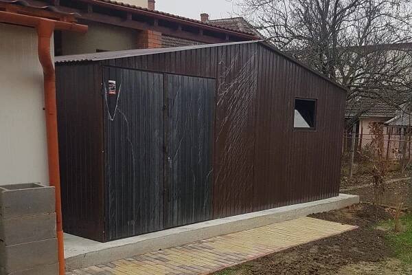 Plechová montovaná garáž 6×3m – tmavě hnědá/černá
