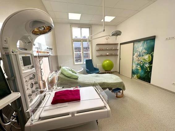 Lékaři dokážou zachránit i děti, u kterých v polovině těhotenství odteče plodová voda