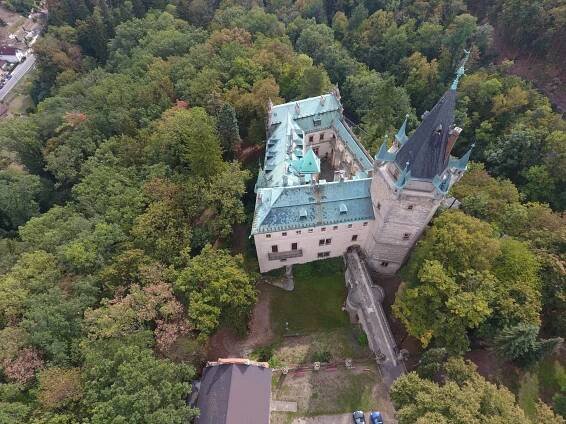 Fotogalerie - Zámek Stránov - novorenesanční zámek v obci Jizerní Vtelno u Mladé Boleslavi