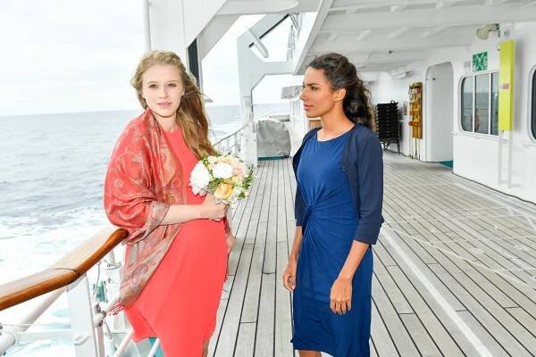 Plavba snů - Hochzeitsreise nach Sardinien - Z filmu - Katharina Stark, Amy Mußul