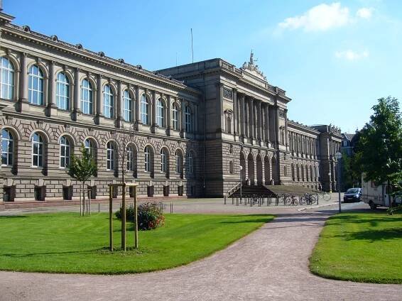 Soubor:Absolute Palais Universitaire 01.JPG – Wikipedie