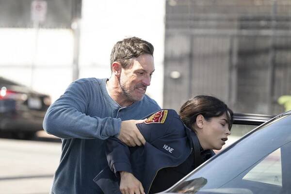 Steve Kazee, Jenna Dewan - Zelenáč - Til Death - Z filmu