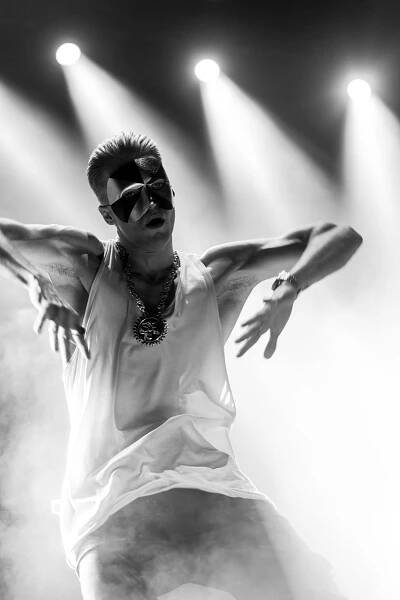 Zpěvák Mikolas Josef: Fanynky někdy reagují dost drsně, píší o sebevraždě