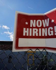 US labor market loosens as job gains slow, unemployment rate hits 3.9%