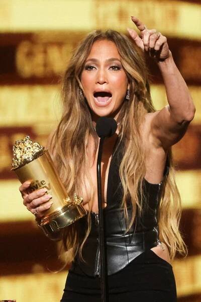 Jennifer Lopez na předávání filmových a televizních cen stanice MTV.
