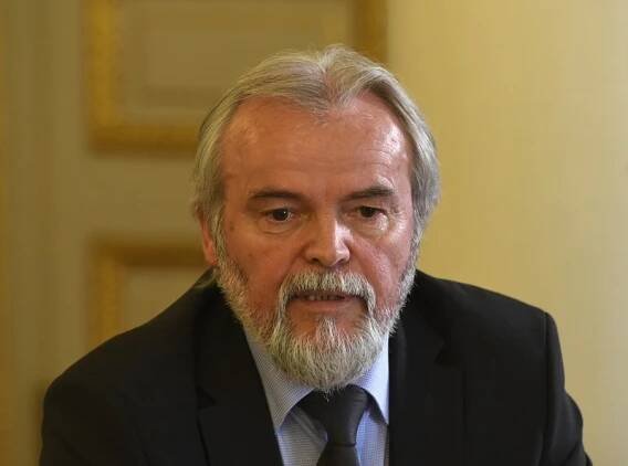 Ministr Plaga odvolal ředitele Cermatu Zíku kvůli chybám v maturitním testu