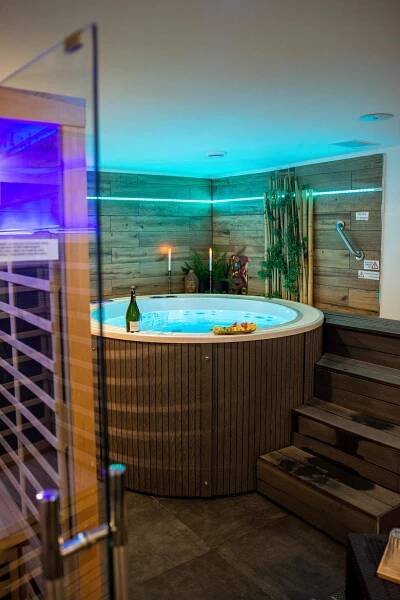 Premium privátní wellness pro 2 Praha, Vokovice Privátní lázně TOM - privátní wellness • Firmy.cz