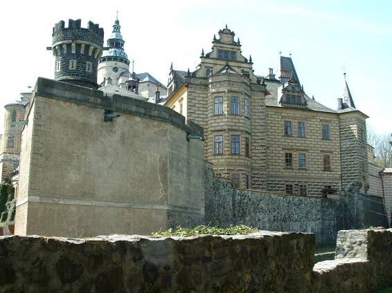 Hrad a zámek Frýdlant - Harrachov Info