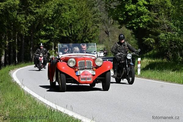 Křivonoska 2025 - Veterán Car Club