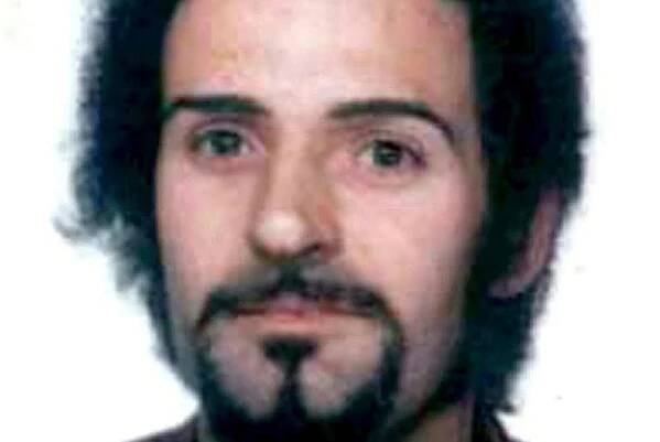 Sériový vrah Peter Sutcliffe zvaný »Rozparovač z Yorkshiru« zemřel na covid-19. Zavraždil 13 žen a 7 smrti uniklo - galerie