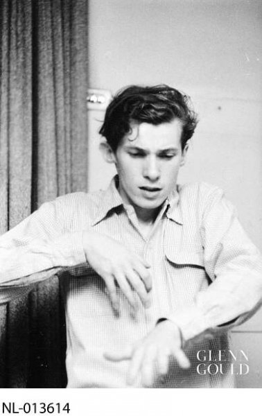 Photos from “The Great Gould” by Peter Goddard – Glenn Gould