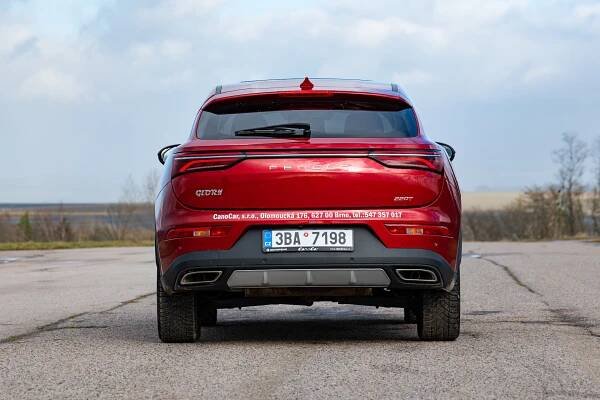 TEST: Čínský Dongfeng Fengon 5: Evropané pořád chtějí normální motory, jen už je málokdo nabízí