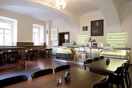 Další hit od Tomáše Karpíška. V Lokálu vsadil známý pražský restauratér na českou kuchyni a tankový Prazdroj – a neudělal chybu. 