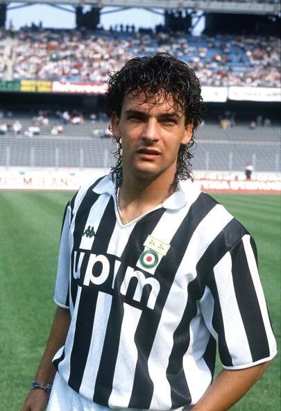 Roberto_Baggio_-_Juventus_Football_Club_1990-1991 (2)